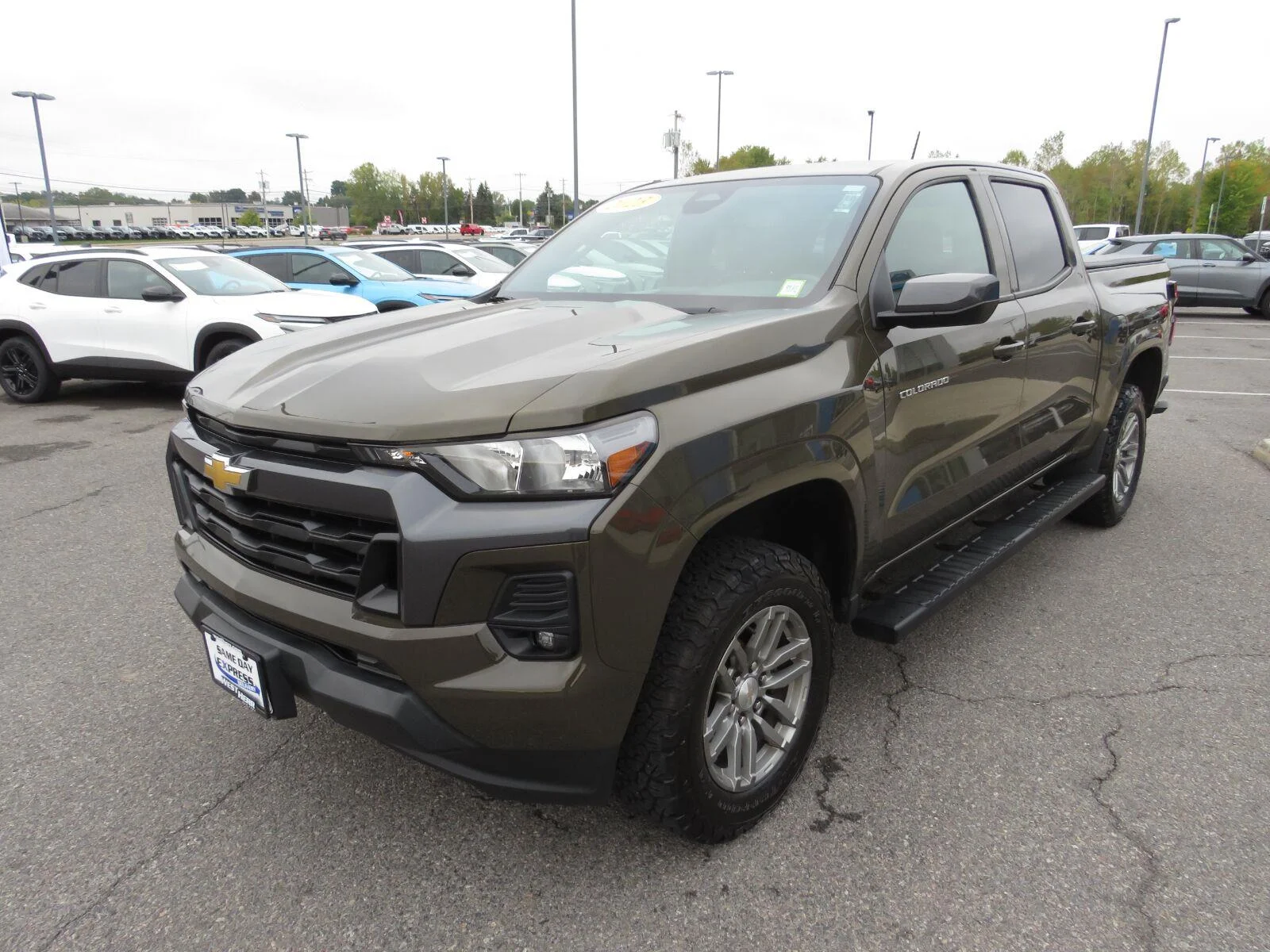 Used 2023 Harvest Bronze Metallic Chevrolet 4WD LT image 9
