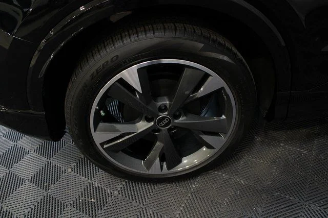Used 2025 Black Audi Premium Plus image 28