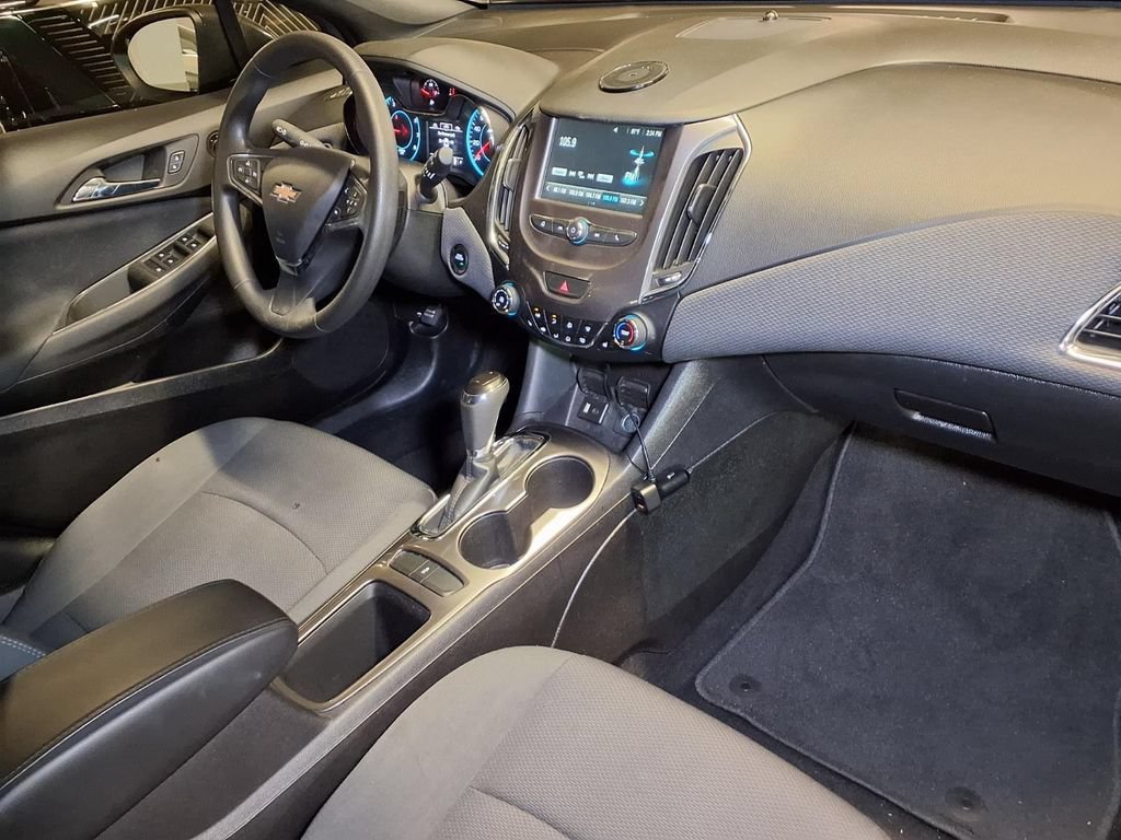 Used 2017 GRAPHITE METALLIC Chevrolet LT image 23