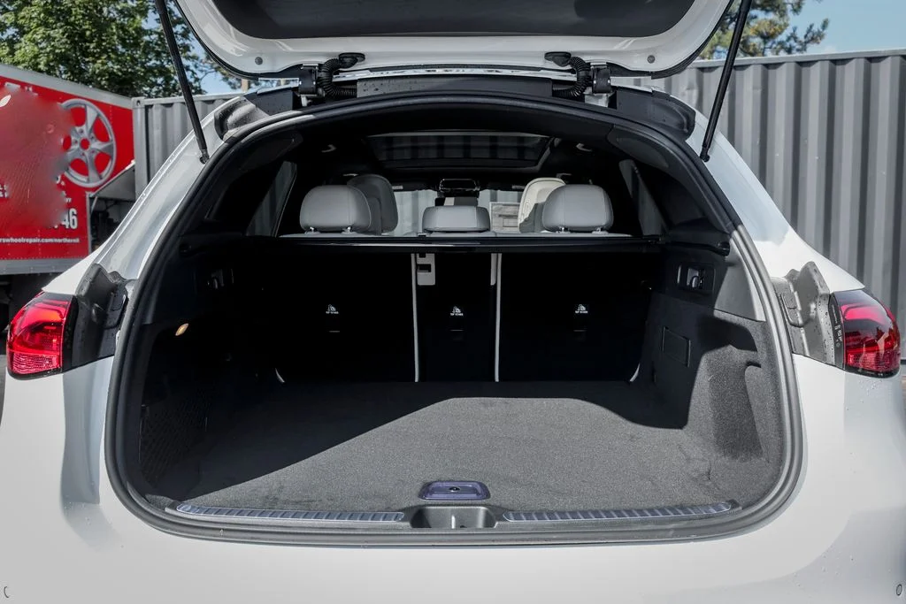 New 2027 Polar White Mercedes-Benz GLC 300 image 10