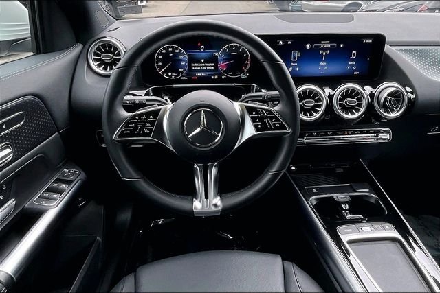 Used 2026 White Mercedes-Benz GLA 250 image 4