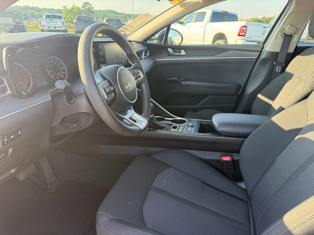 Used 2024 Black Kia LXS image 4