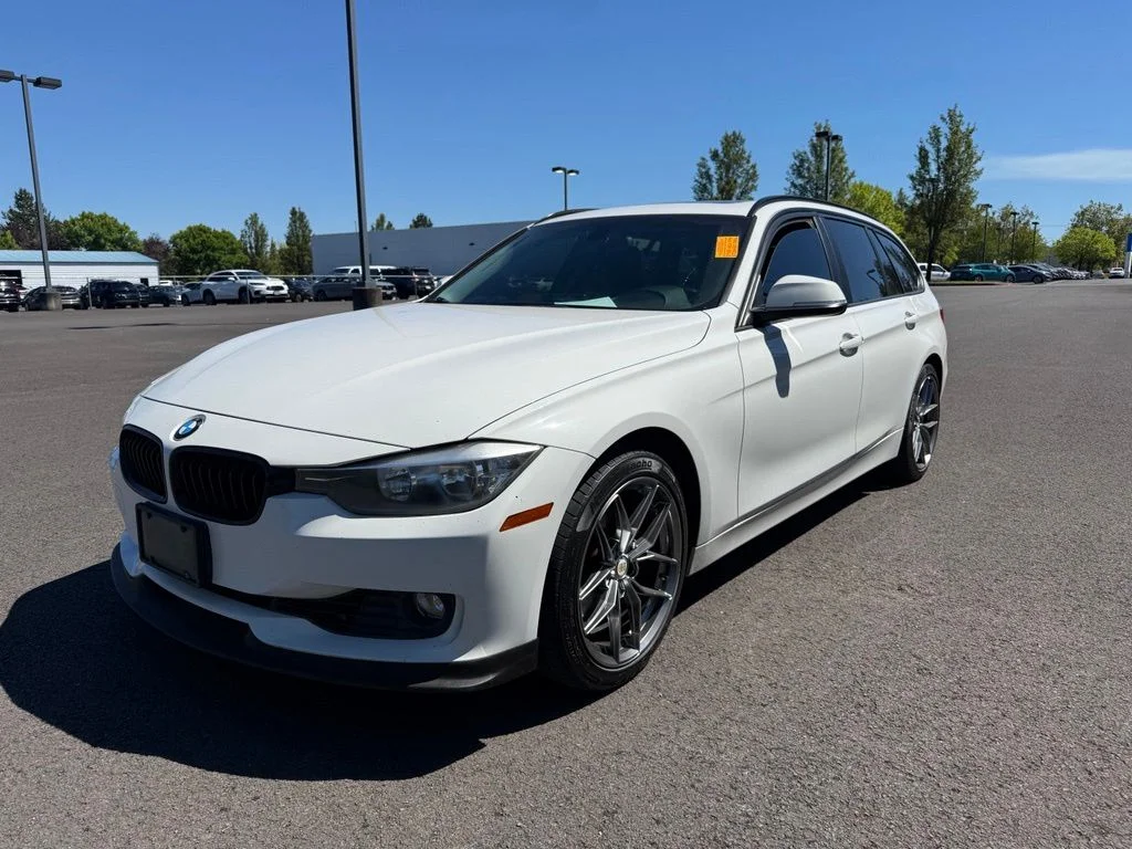 Used 2014 Alpine White BMW 328d xDrive image 3