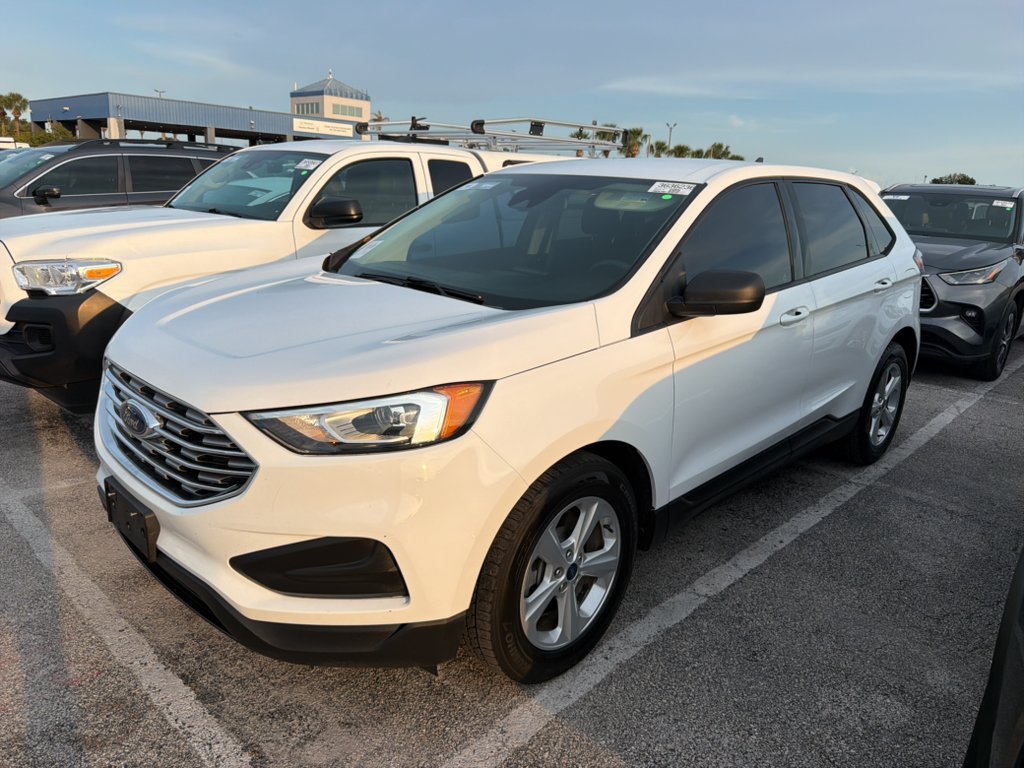 Used 2021 Oxford White Ford SE image 2