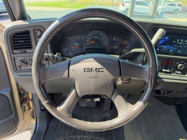 Used 2004 Beige GMC SLE image 18