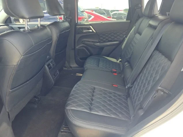 Used 2024 White Mitsubishi SEL image 7