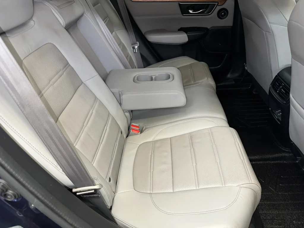 Used 2018 Obsidian Blue Pearl Honda EX-L image 27
