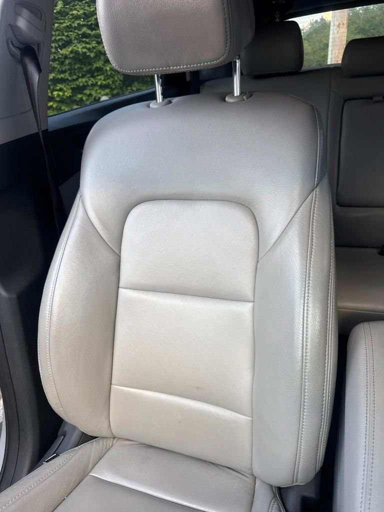 Used 2016 Silver Hyundai Eco image 5