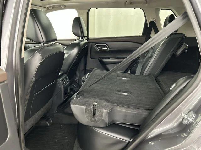 Used 2021 Gray Nissan SV image 27