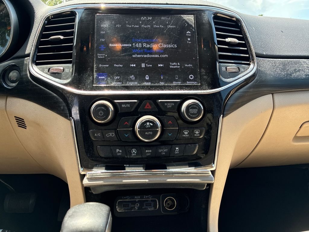Used 2022 Black Jeep Laredo E image 22