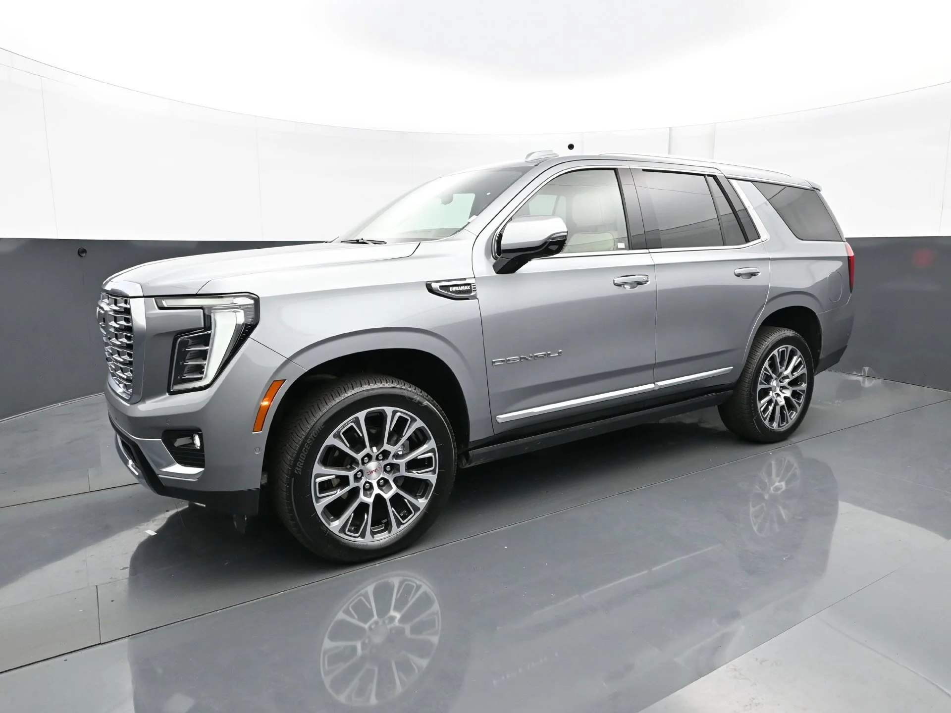 Used 2025 GMC Yukon DENALI with VIN 1GKS2DR85SR392351 for sale in Roseville, Minnesota