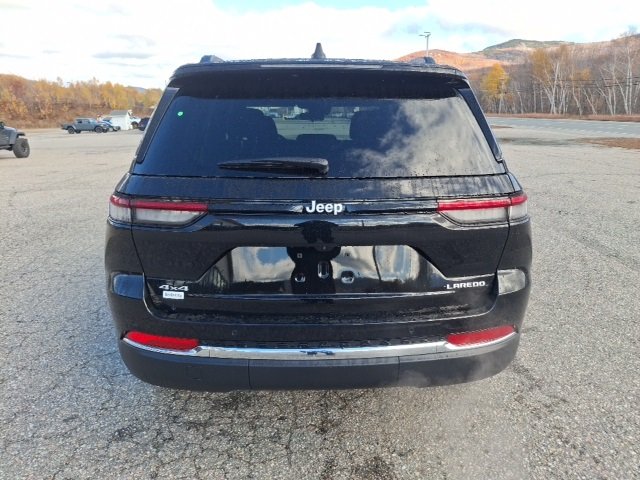 2025 Jeep Grand Cherokee Laredo X photo 3