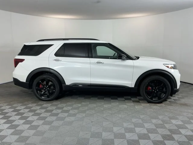 Used 2024 Star White Metallic Tri-Coat Ford ST image 4
