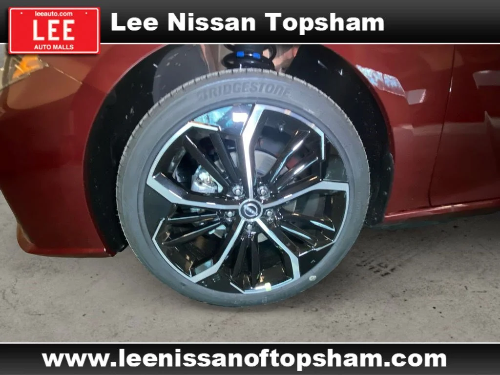 Used 2024 Scarlet Ember Nissan 2.5 SR image 15