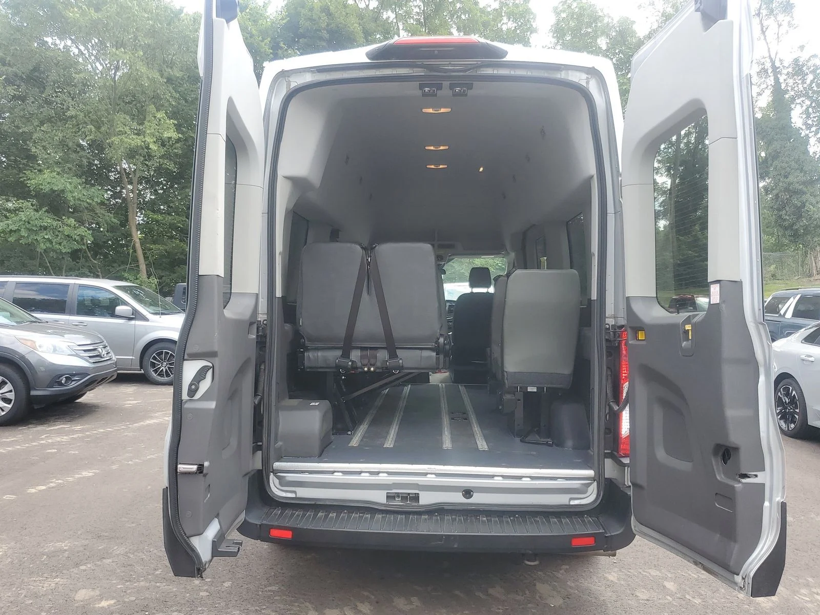 2020 Ford Transit Passenger Van XL - Photo 23