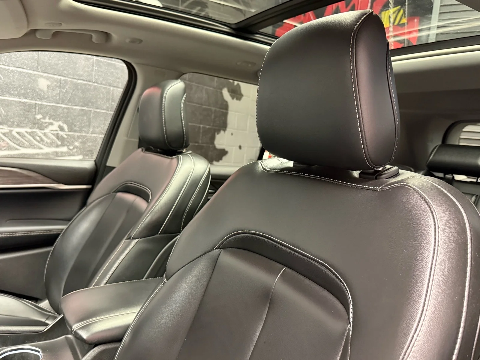 Used 2024 Diamond Black Crystal Pearl Coat (pxj) Jeep 4xe image 10