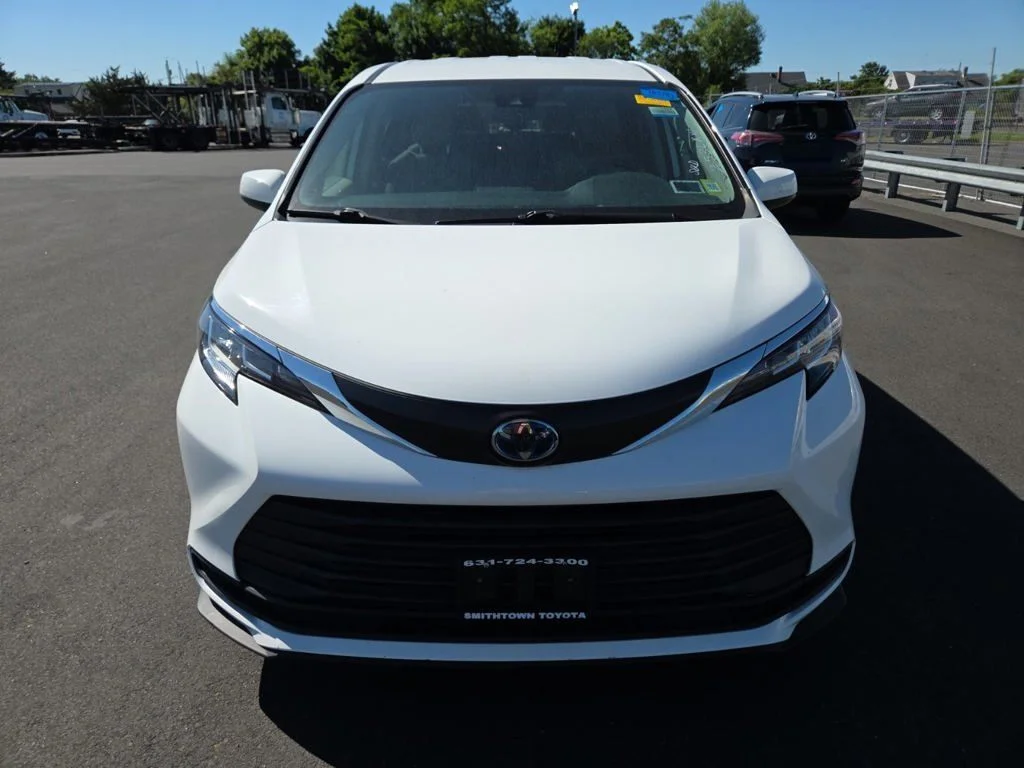 Certified Used 2022 White Toyota LE image 12