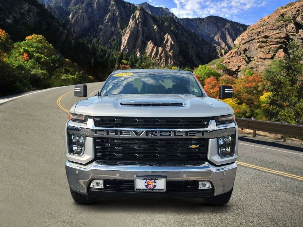 Used 2020 Silver Chevrolet LT image 6