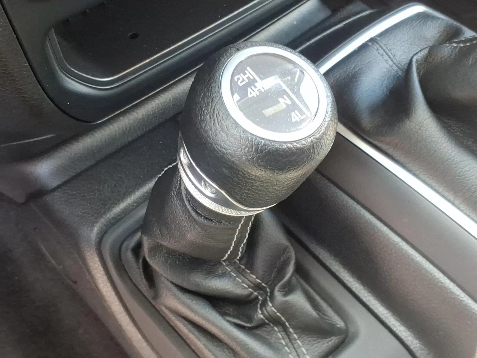 Used 2025 Bright White Clearcoat Jeep Sport image 8
