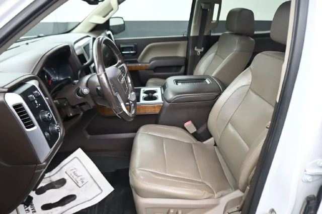 Used 2018 White GMC SLT image 22