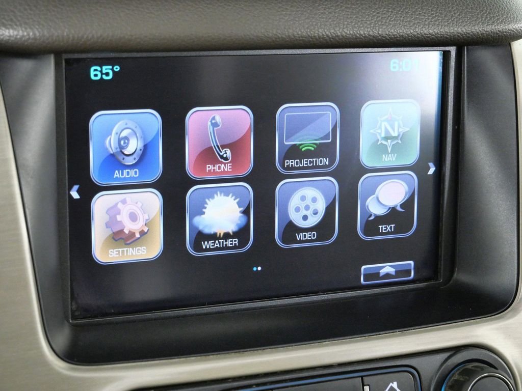 Used 2018 White GMC Denali image 43