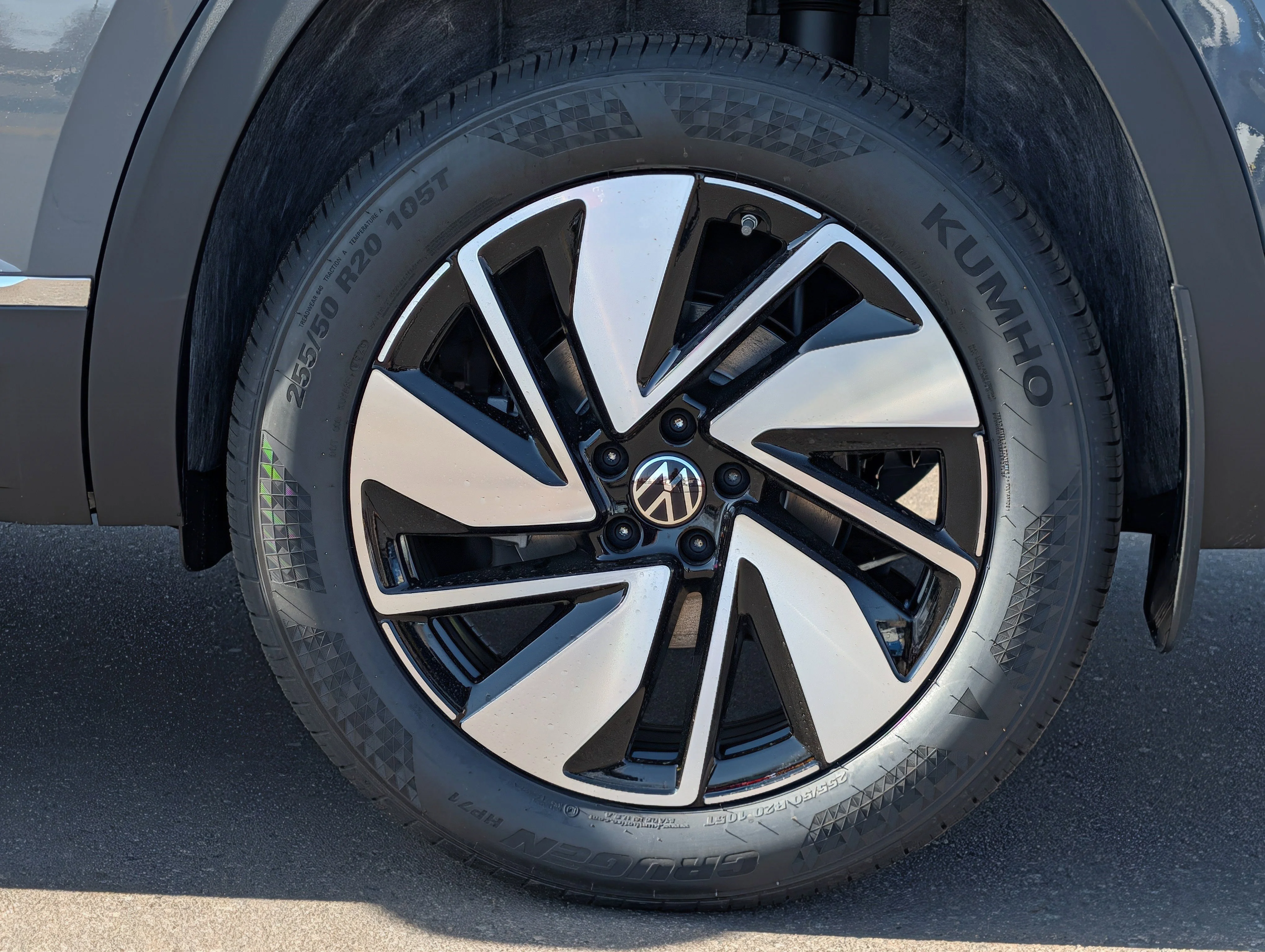 New 2026 Pure Gray Volkswagen 2.0T SEL image 3