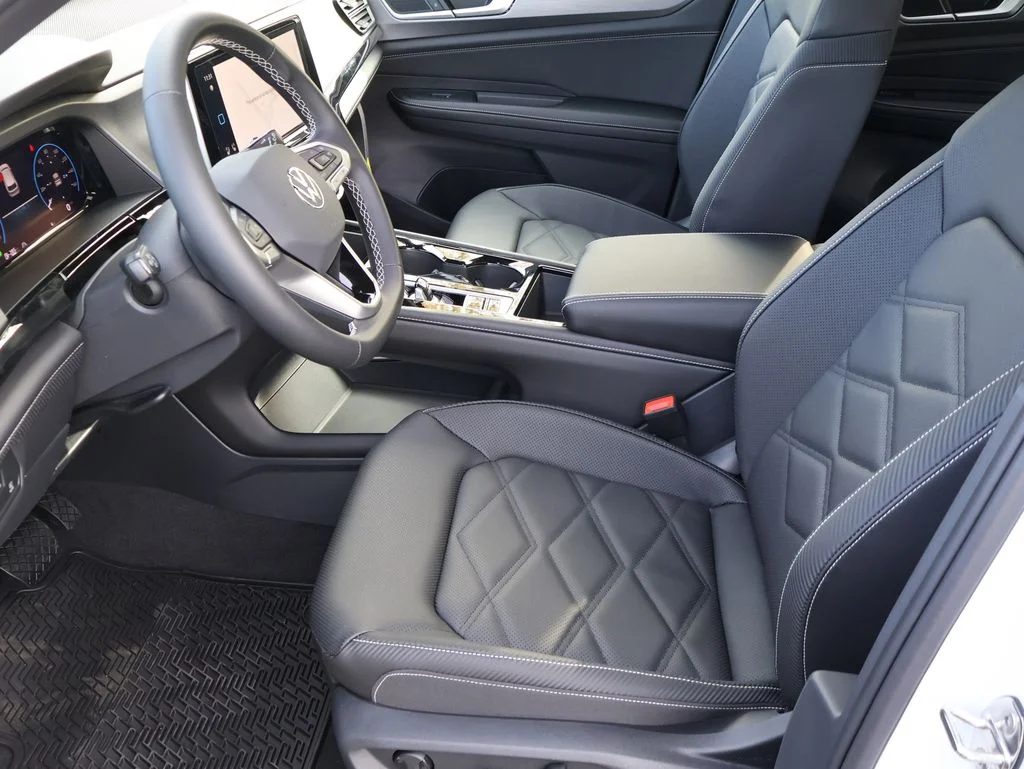 New 2026 White Volkswagen 2.0T SE w/Technology image 40