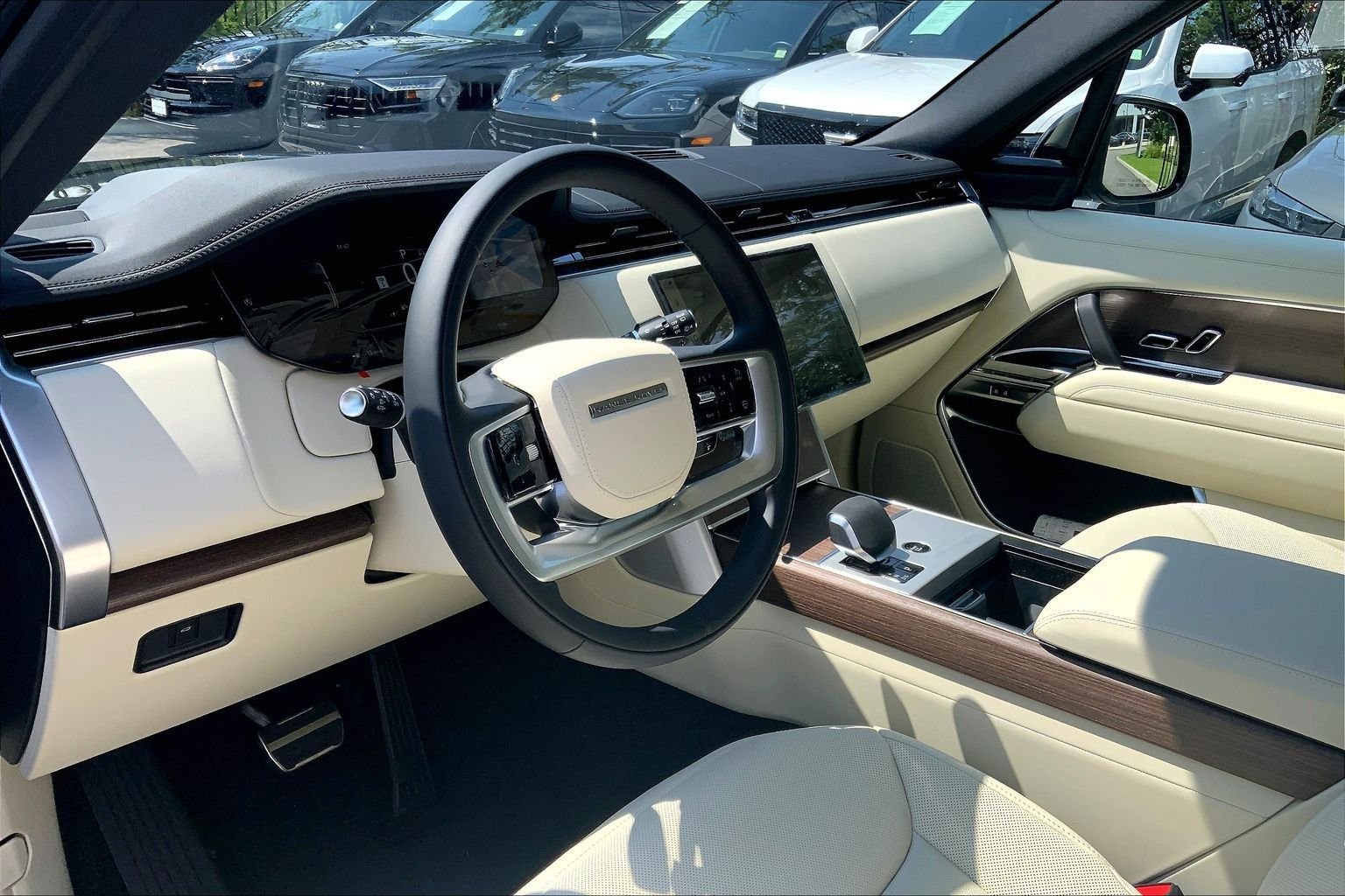 New 2026 Santorini Black Land Rover SE image 8