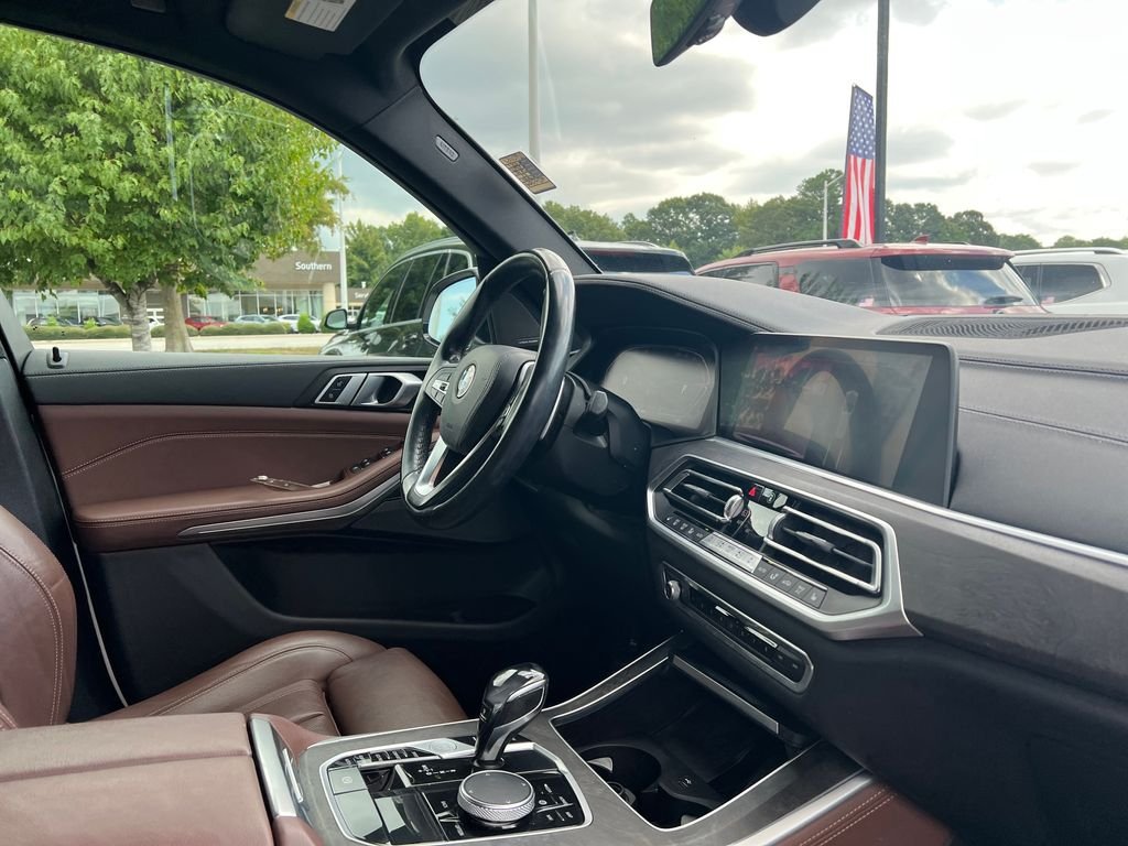 Used 2021 White BMW sDrive40i image 30