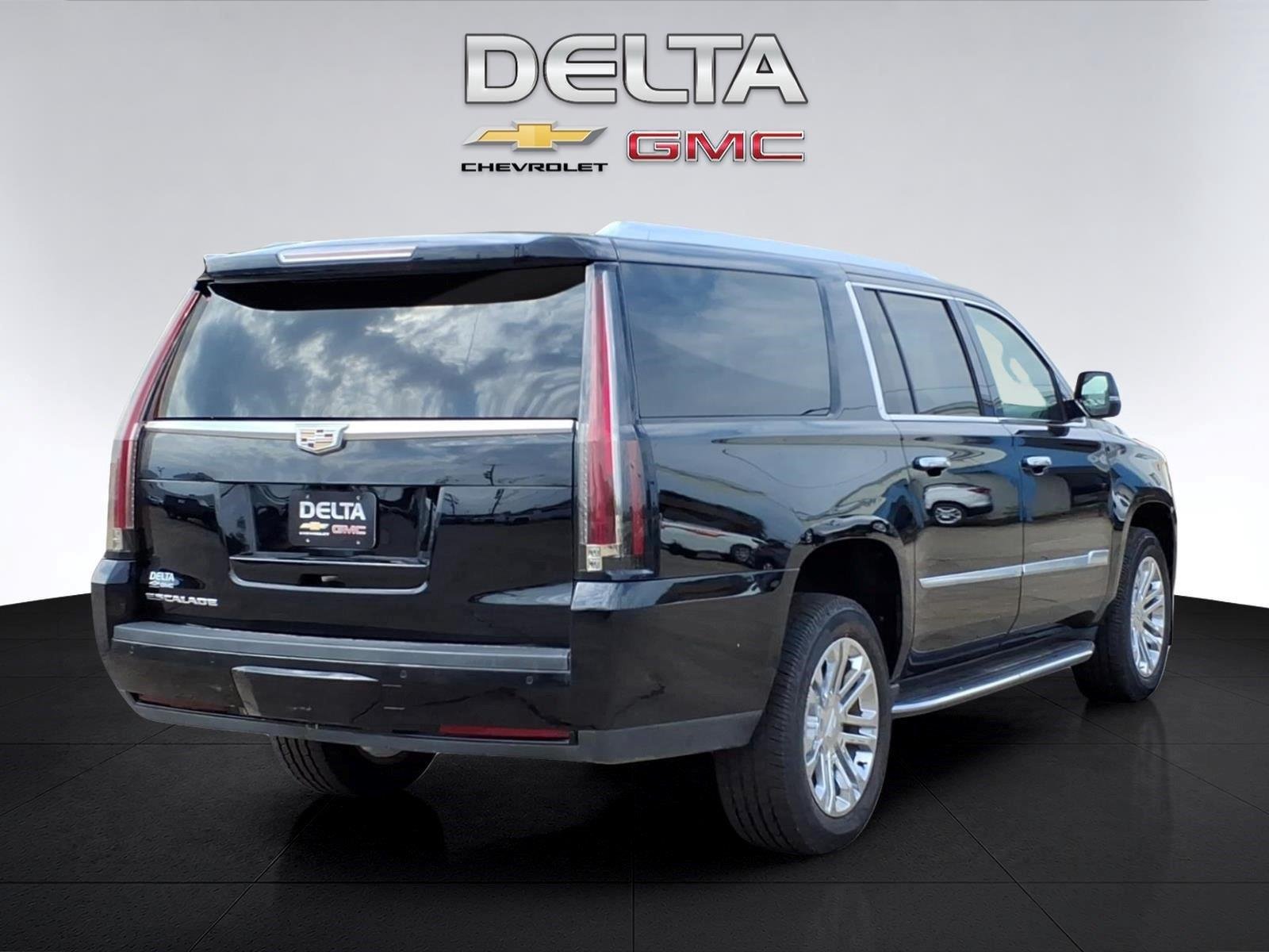 Used 2020 Black Raven Cadillac SUV image 5