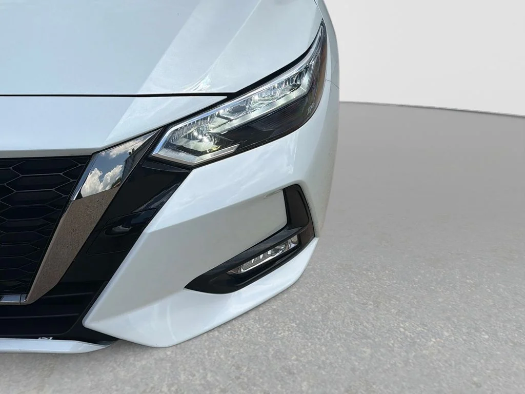 Used 2023 White Nissan SR image 11