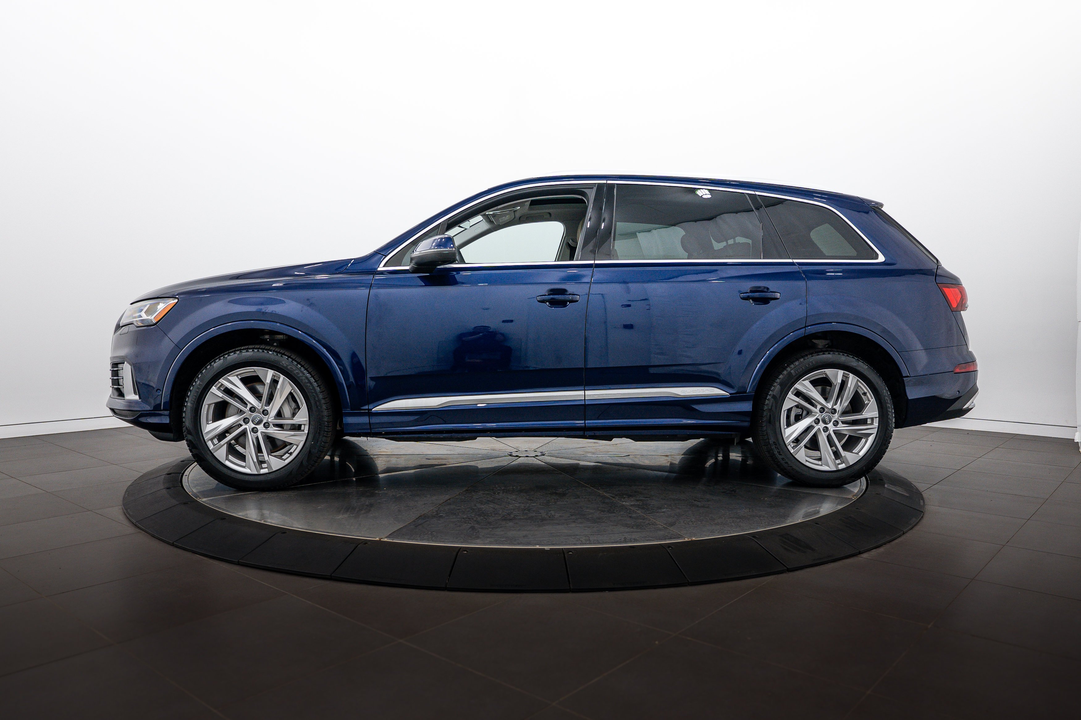 Used 2021 Navarra Blue Metallic Audi Premium image 6