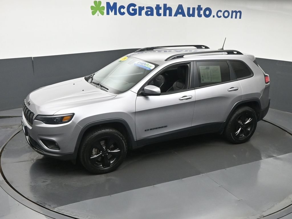 Used 2019 Silver Jeep Latitude Plus image 22
