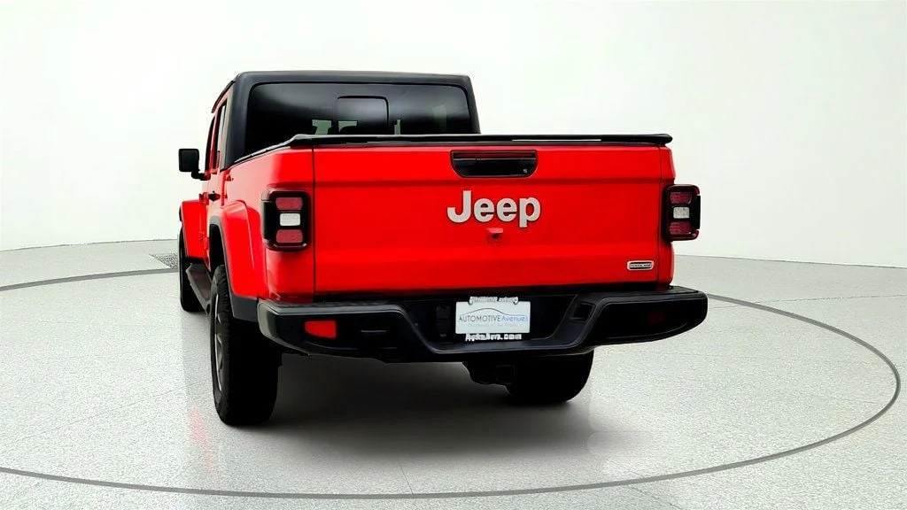 Used 2020 Firecracker Red Clearcoat Jeep Overland 4x4 w/ Leather, Nav & Sound, Trailer Tow Pkg image 7
