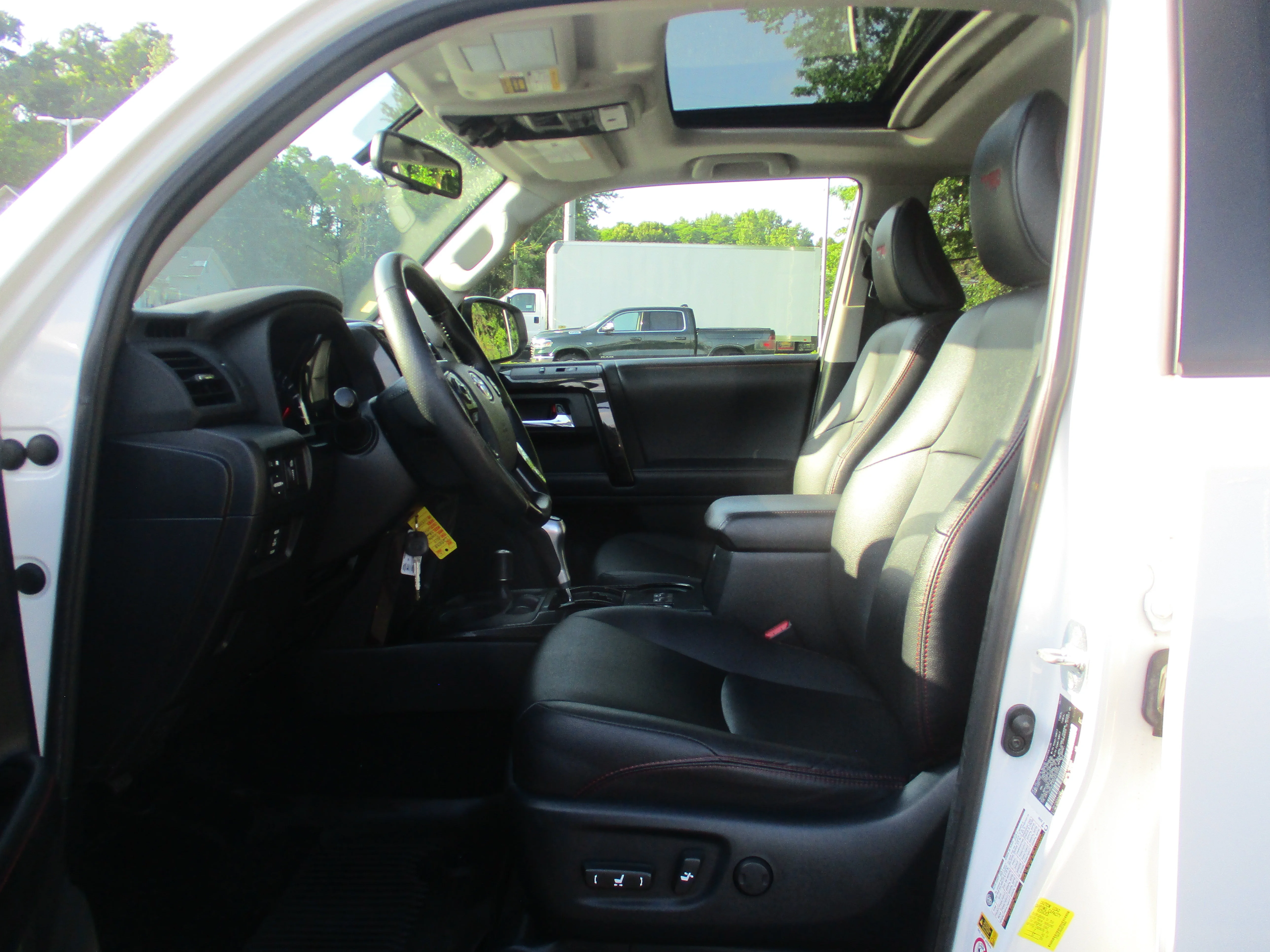 Used 2017 SUPER WHITE Toyota  image 28