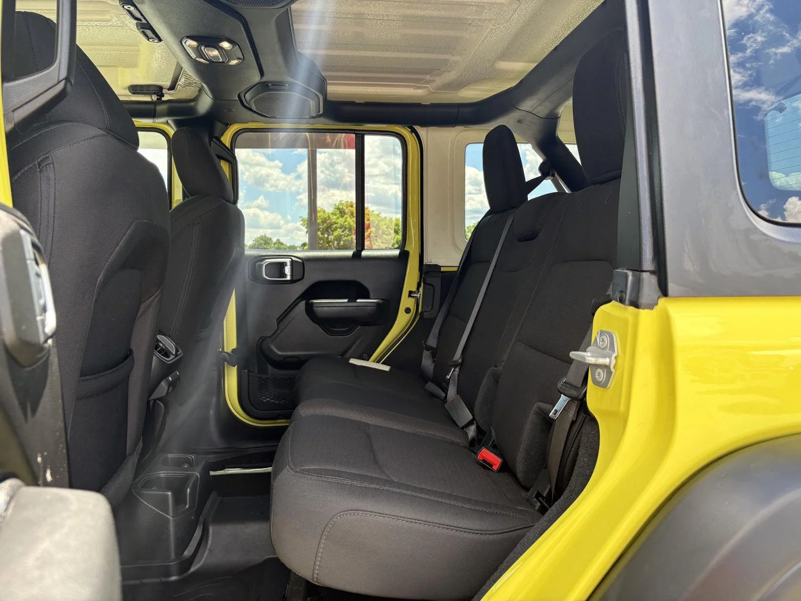Used 2022 High Velocity Clearcoat Jeep Unlimited Sport S image 10