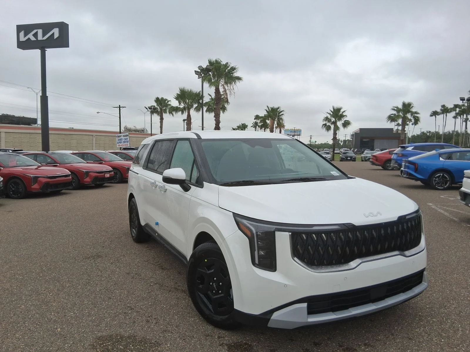 2026 Kia Sedona LXS's photo