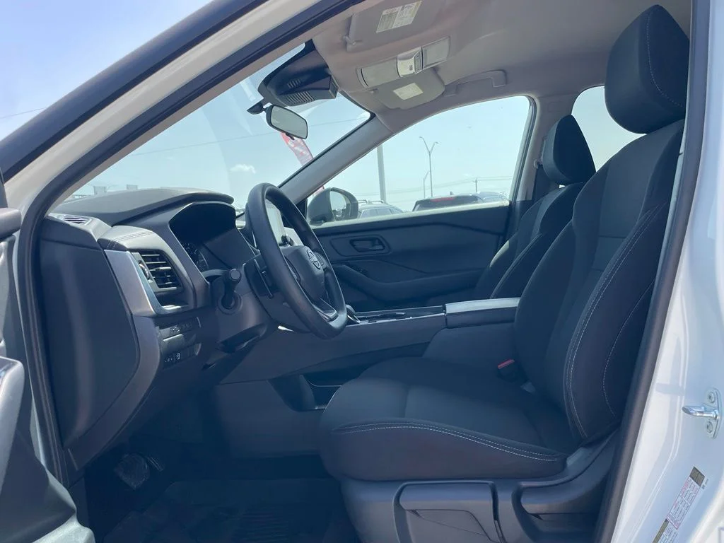 Used 2026 White Nissan S image 19