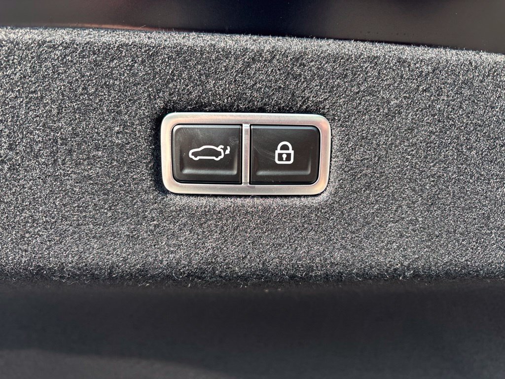 Certified Used 2025 Black Hyundai SE image 14