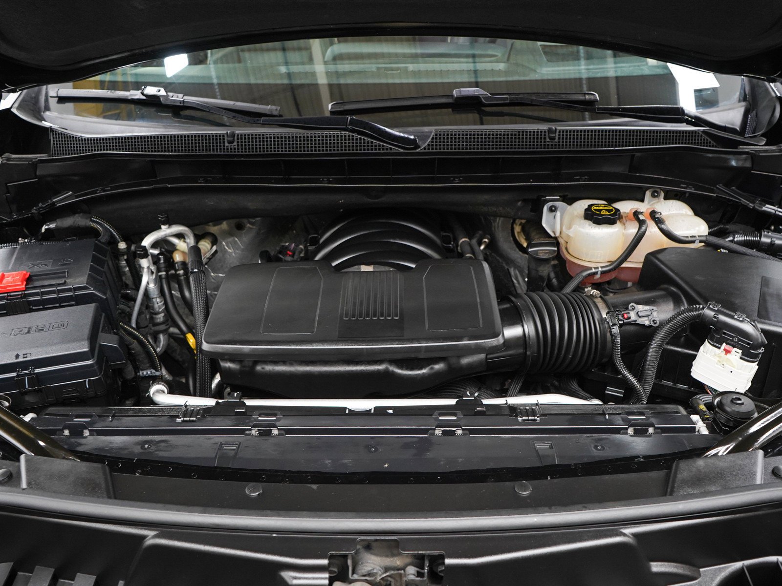 Used 2025 Black Chevrolet Premier image 36