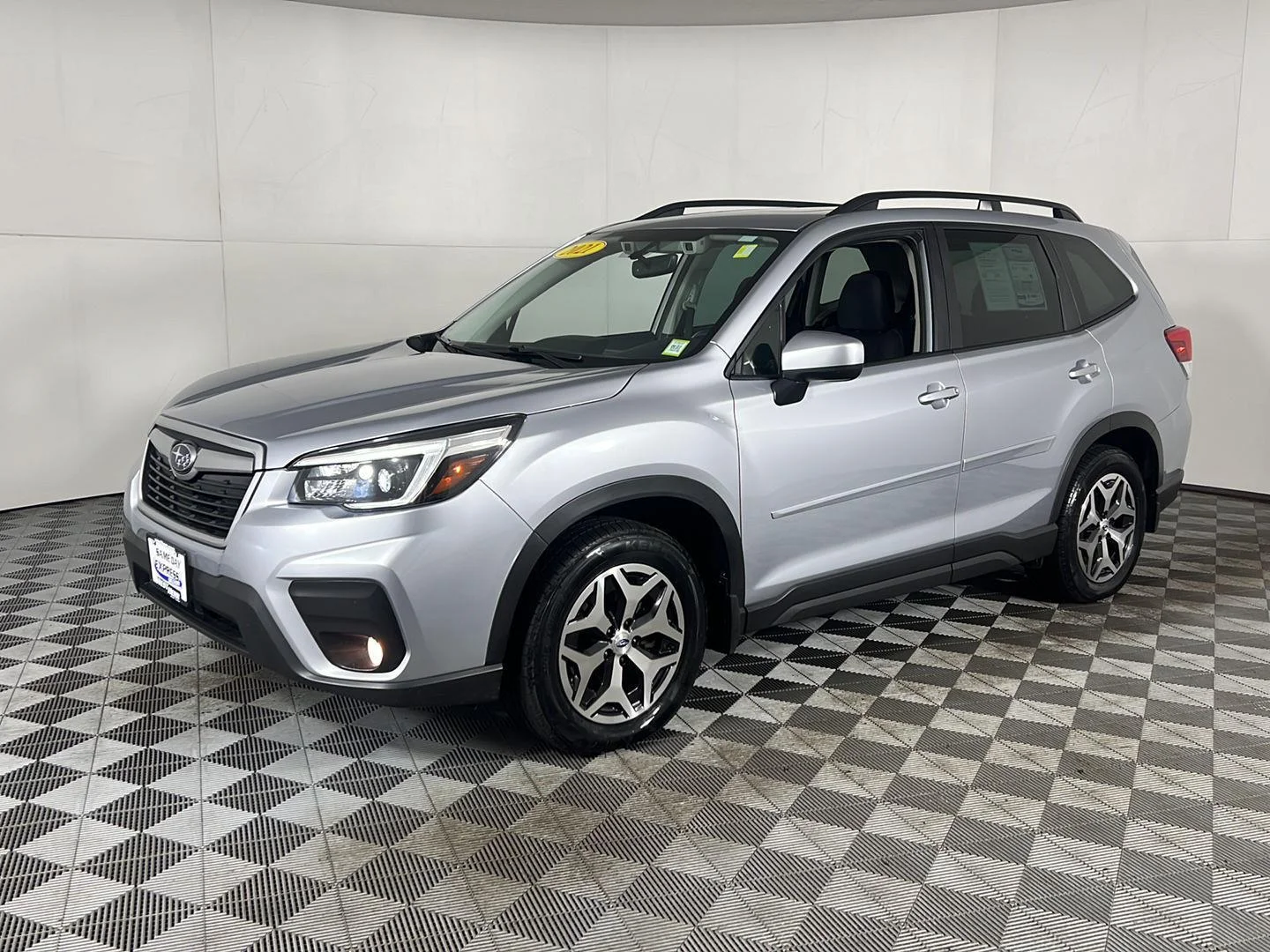 Used 2021 Ice Silver Metallic Subaru Premium image 31