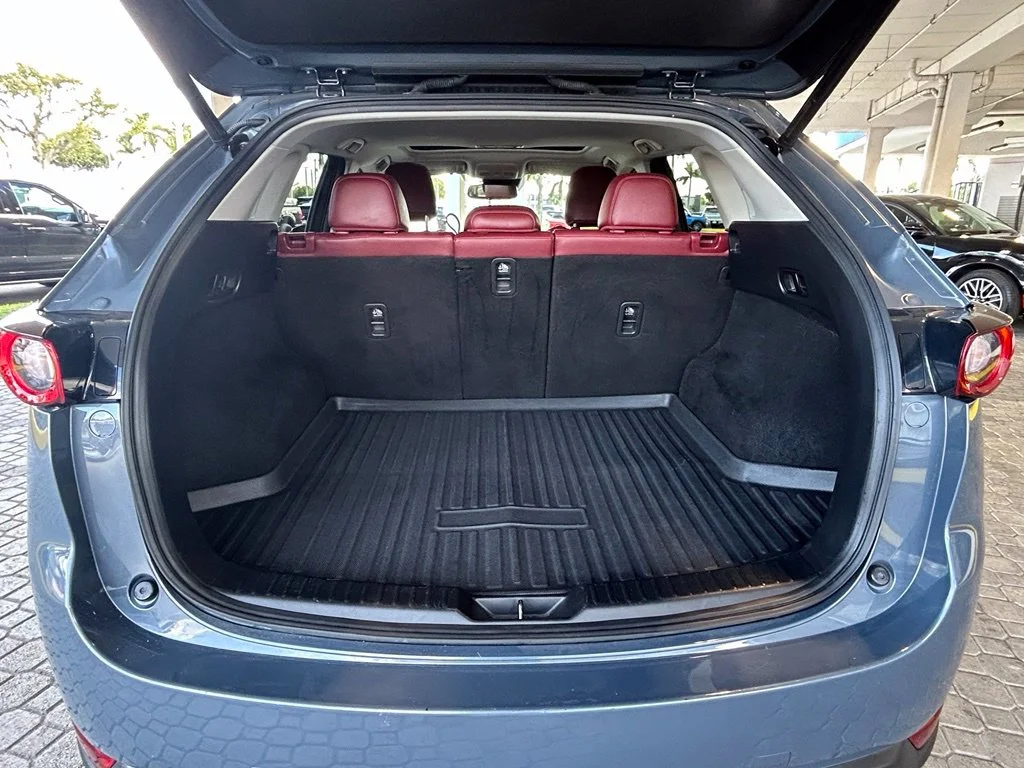 Used 2021 Polymetal Gray Metallic Mazda Carbon Edition image 32