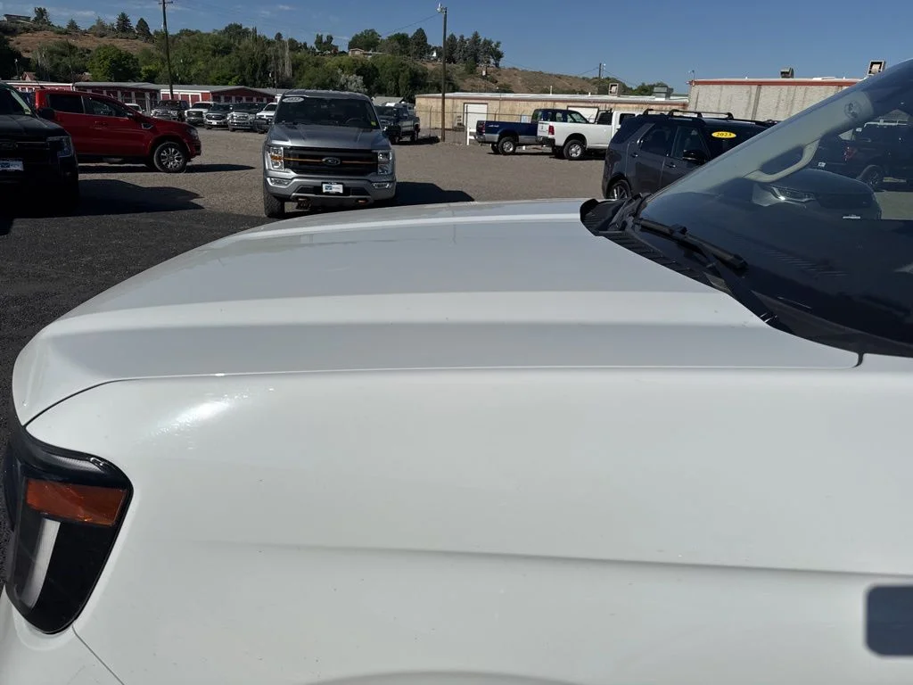 Certified Used 2025 Oxford White Ford Platinum image 17