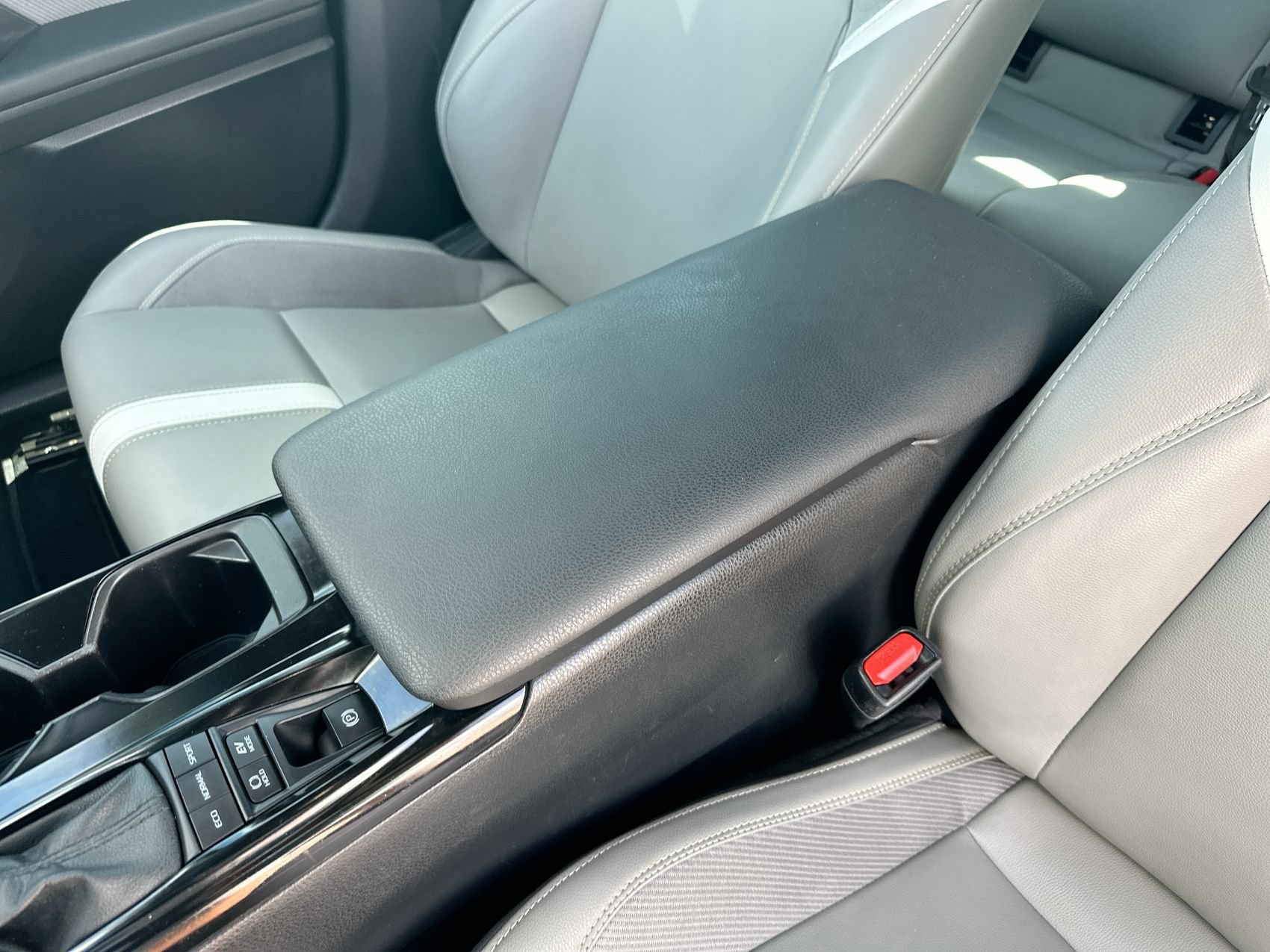 Used 2025 Ice Toyota SE image 20