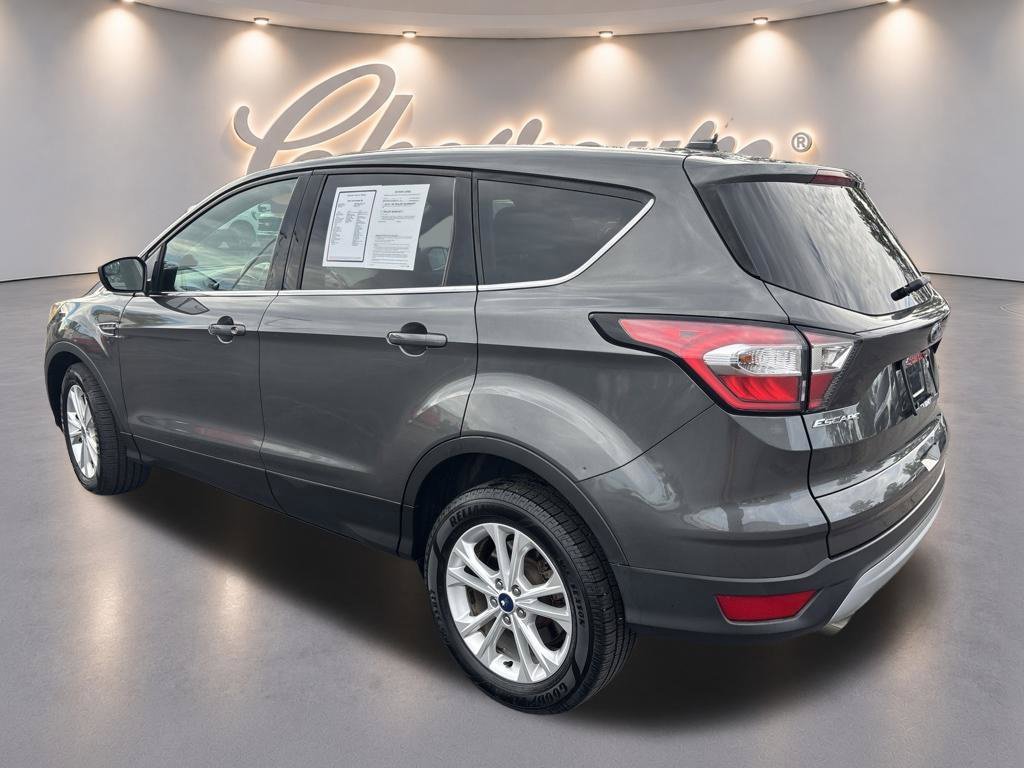 Used 2017 Magnetic Ford SE image 3