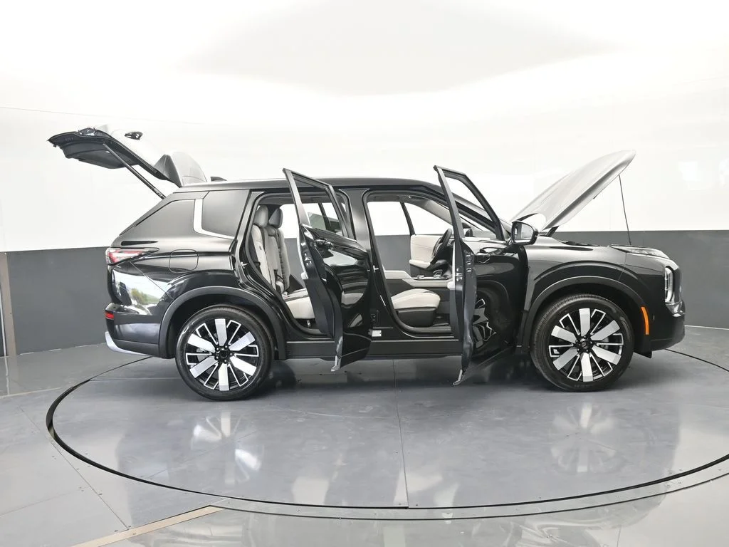 New 2026 Black Diamond Mitsubishi SE image 77