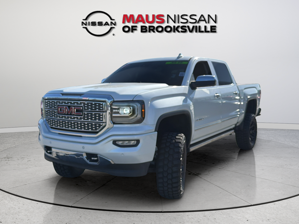 Used 2017 White GMC Denali image 4