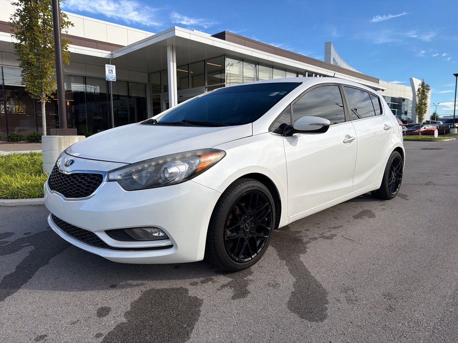 Used 2016 Snow White Pearl Kia EX image 1