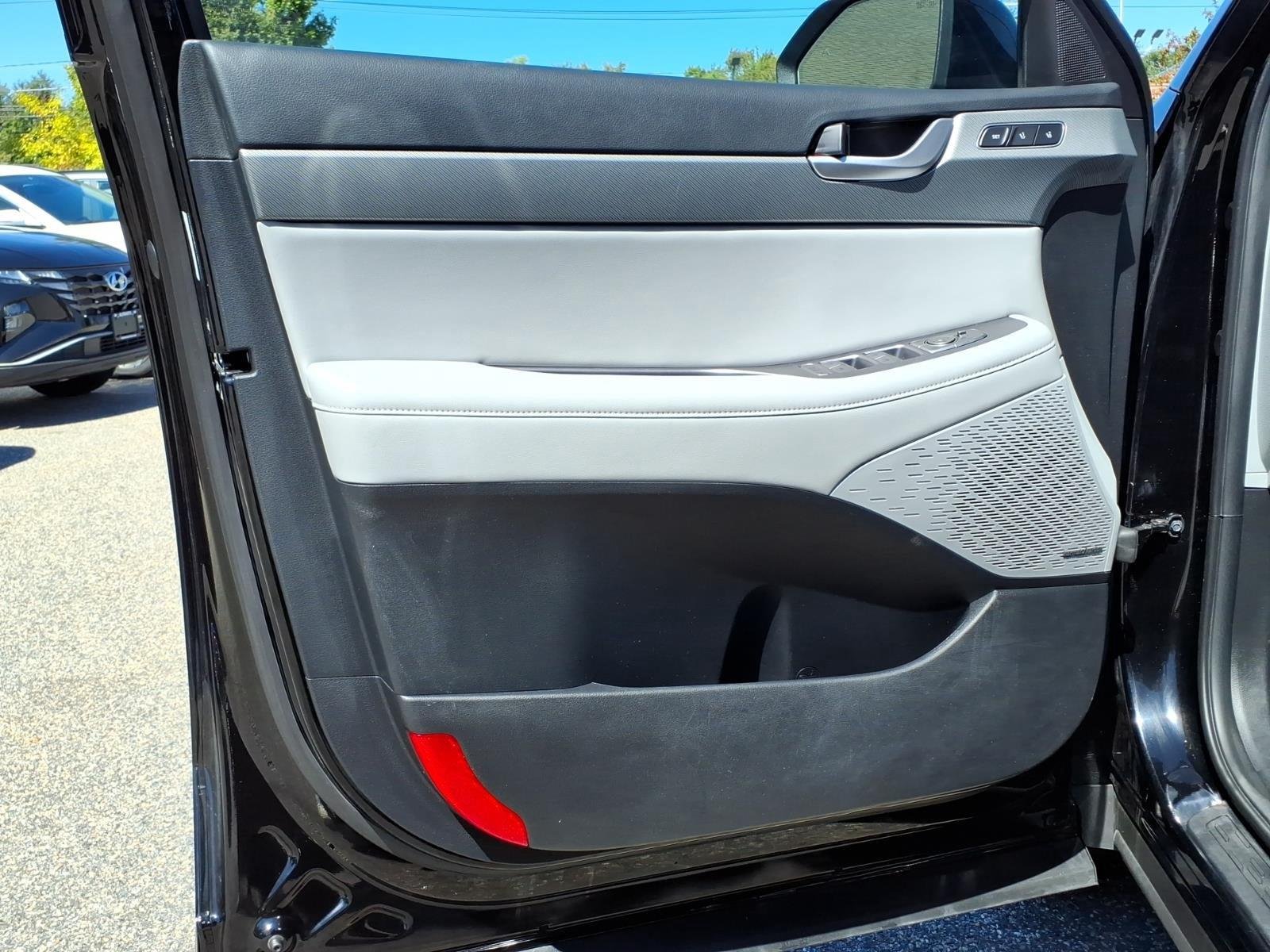 Certified Used 2024 Abyss Black Pearl Hyundai SEL 7P image 23