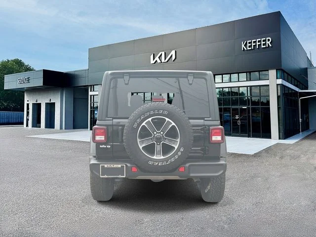 Used 2023 Black Jeep Sahara image 7